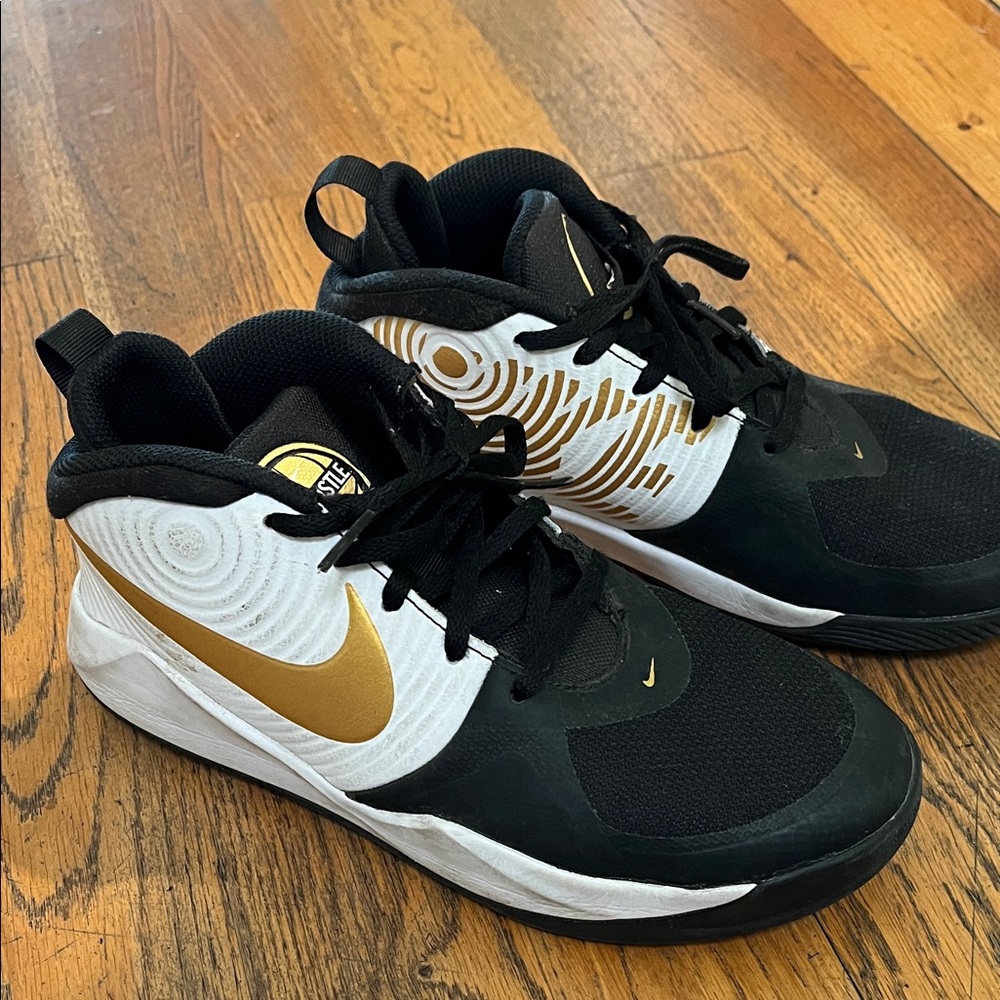 Nike Kids Black, White & Gold Low-Top Sneakers